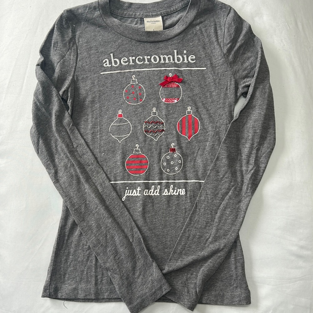 NWOT abercrombie kids gray holiday long sleeve shirt